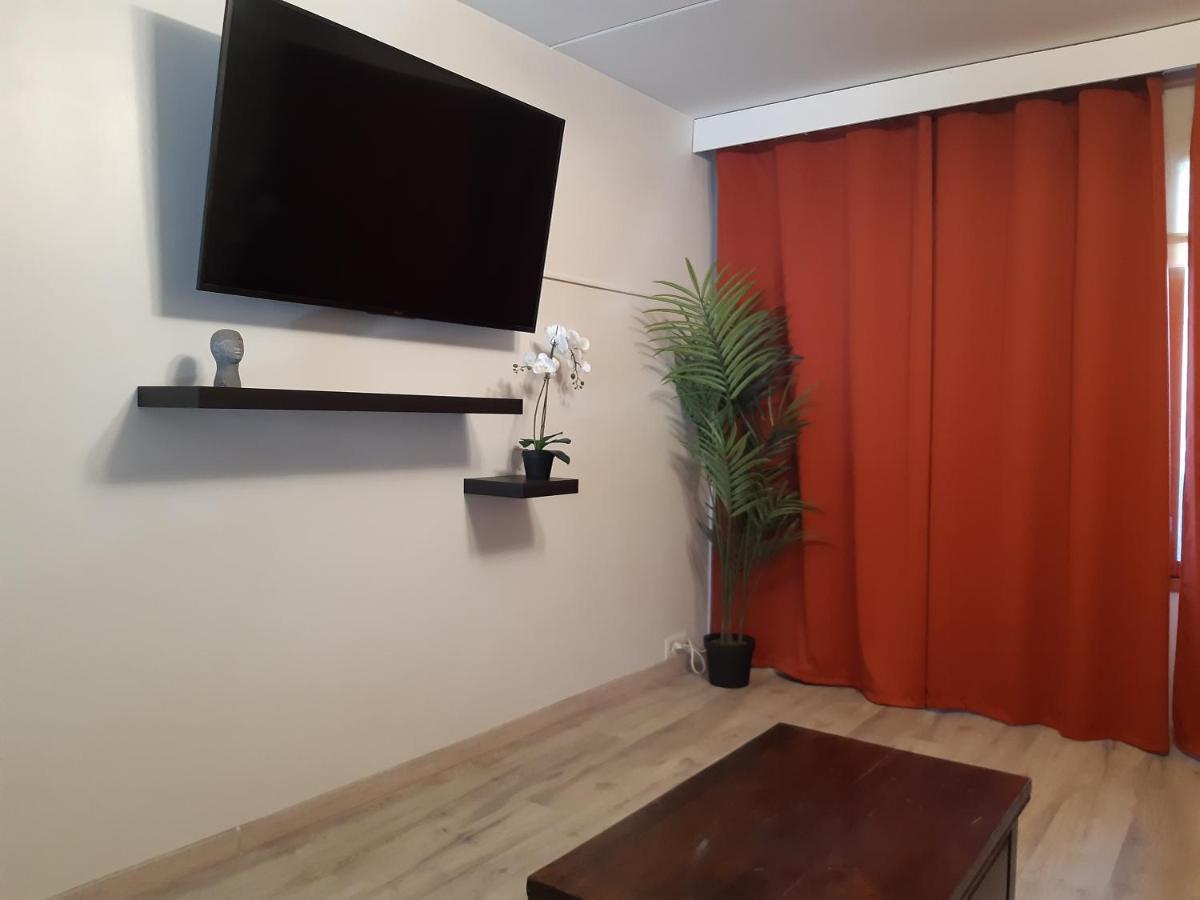 Keskustan Kaksio Parvekkeella, Ilmastoitu. Apartment ซาวอนลินนา ภายนอก รูปภาพ