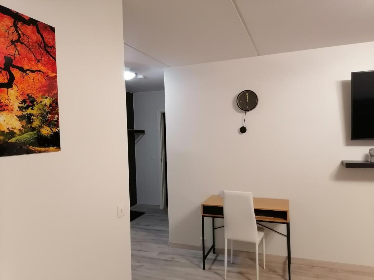 Keskustan Kaksio Parvekkeella, Ilmastoitu. Apartment ซาวอนลินนา ภายนอก รูปภาพ